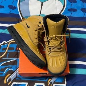 Nike ACG Boots (WORN ONCE)